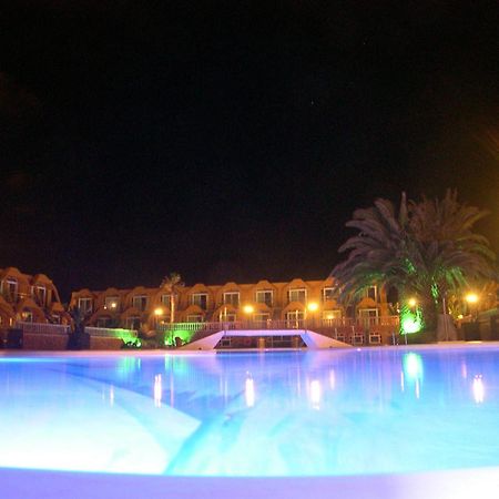 Aparthotel La Piramide Costa De Antigua Extérieur photo