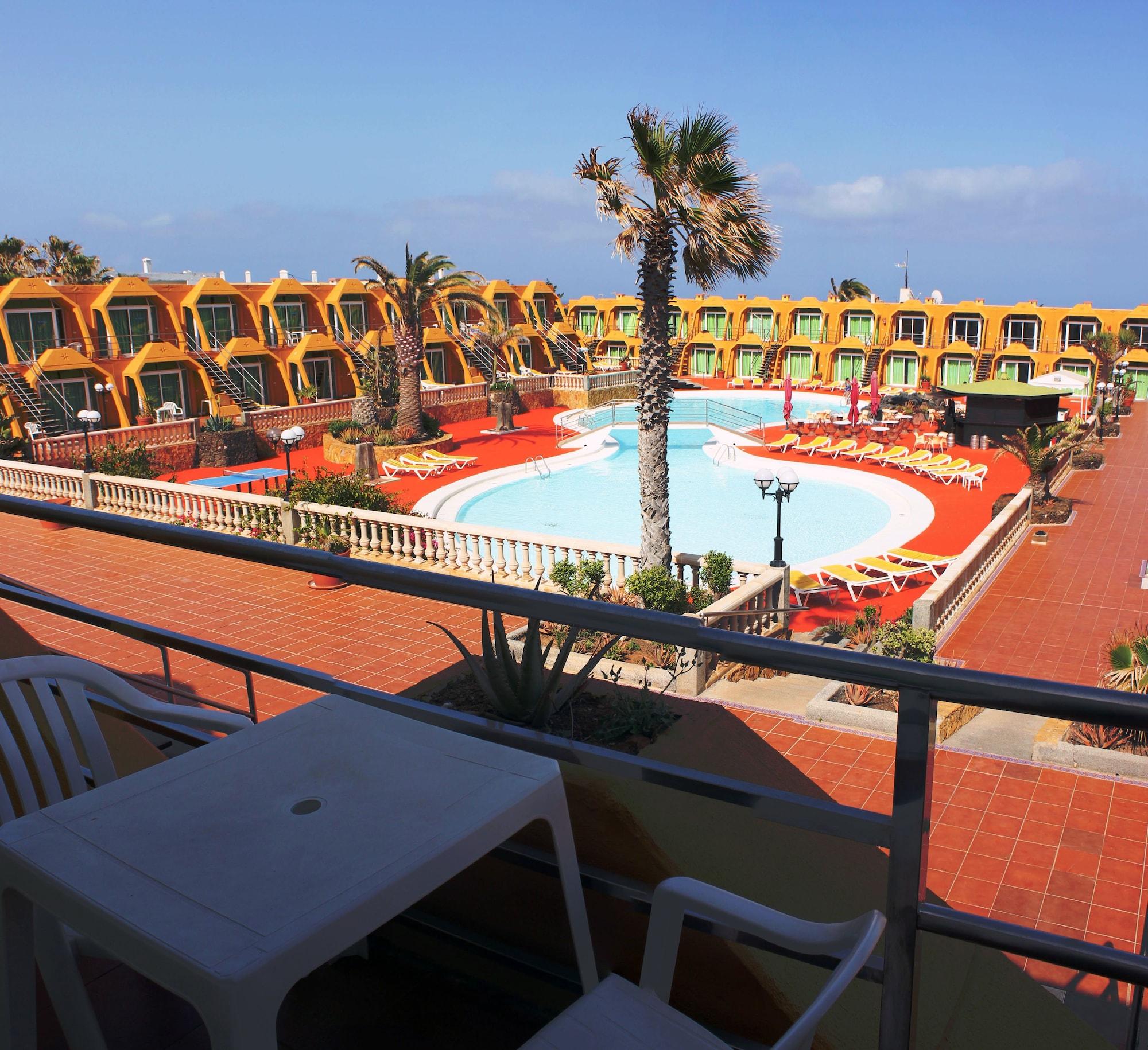 Aparthotel La Piramide Costa De Antigua Extérieur photo