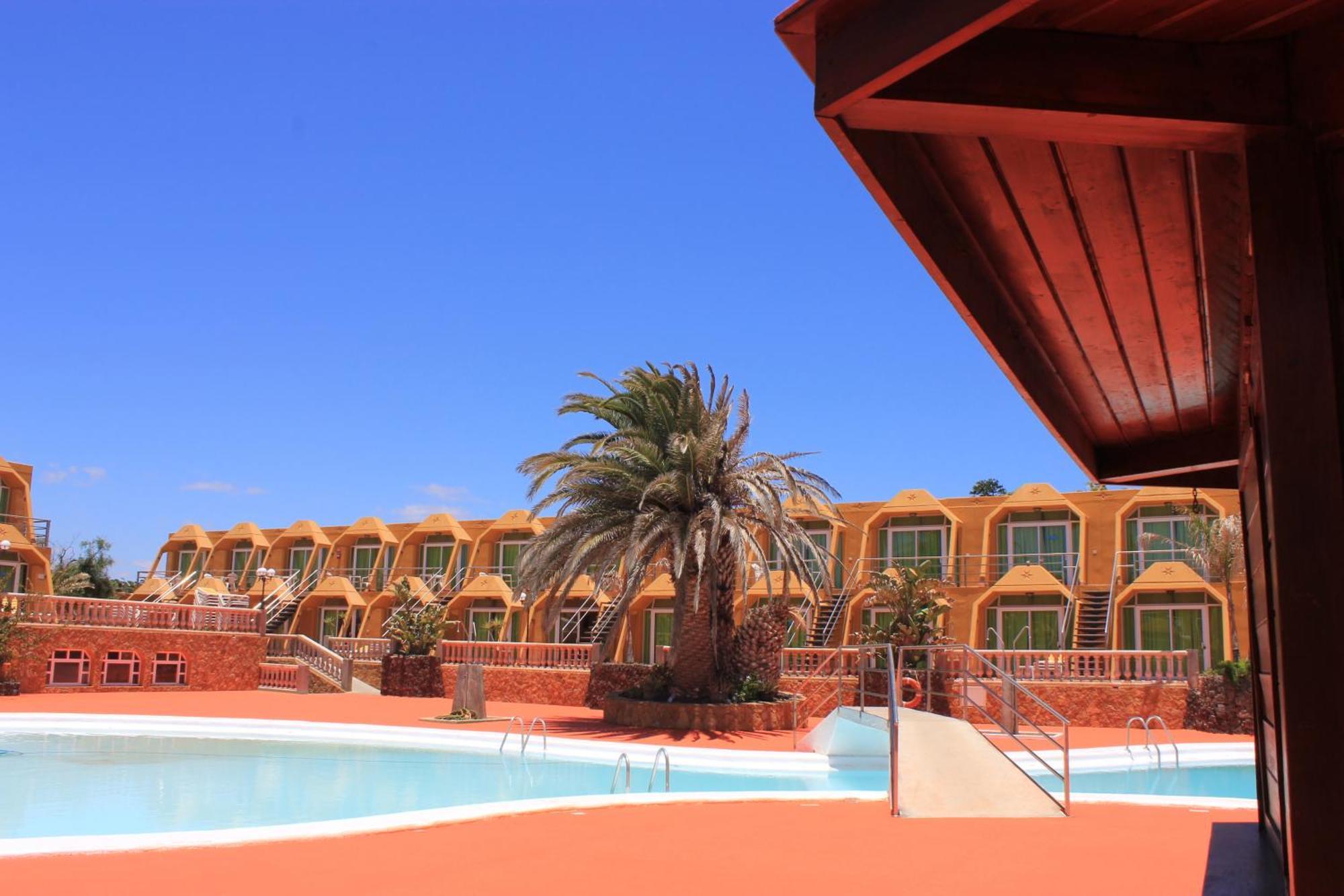 Aparthotel La Piramide Costa De Antigua Extérieur photo