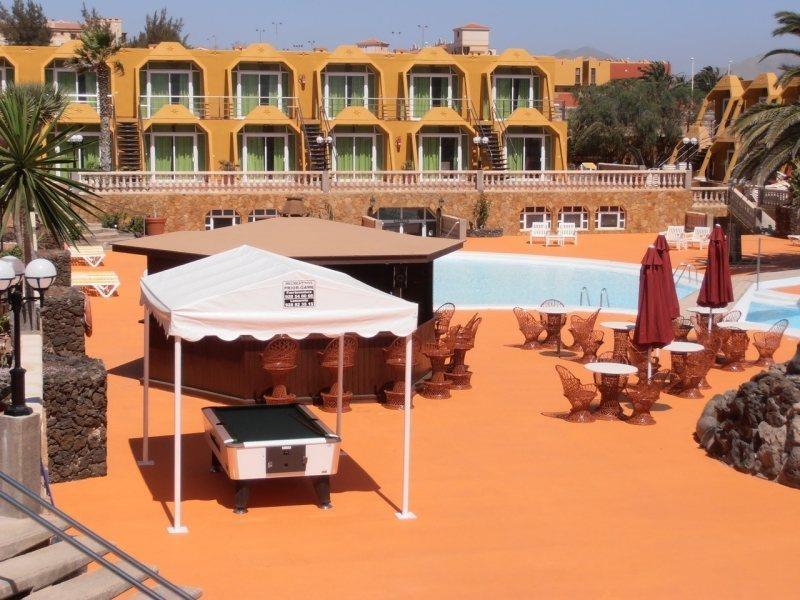 Aparthotel La Piramide Costa De Antigua Extérieur photo