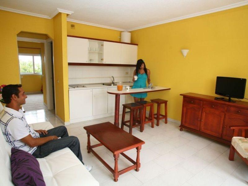 Aparthotel La Piramide Costa De Antigua Extérieur photo