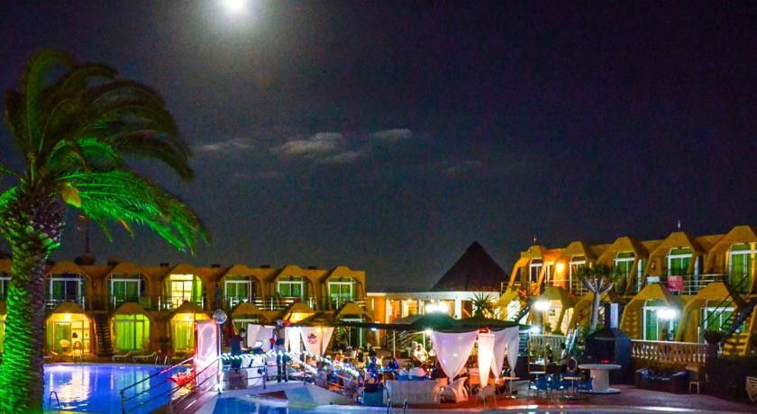 Aparthotel La Piramide Costa De Antigua Extérieur photo