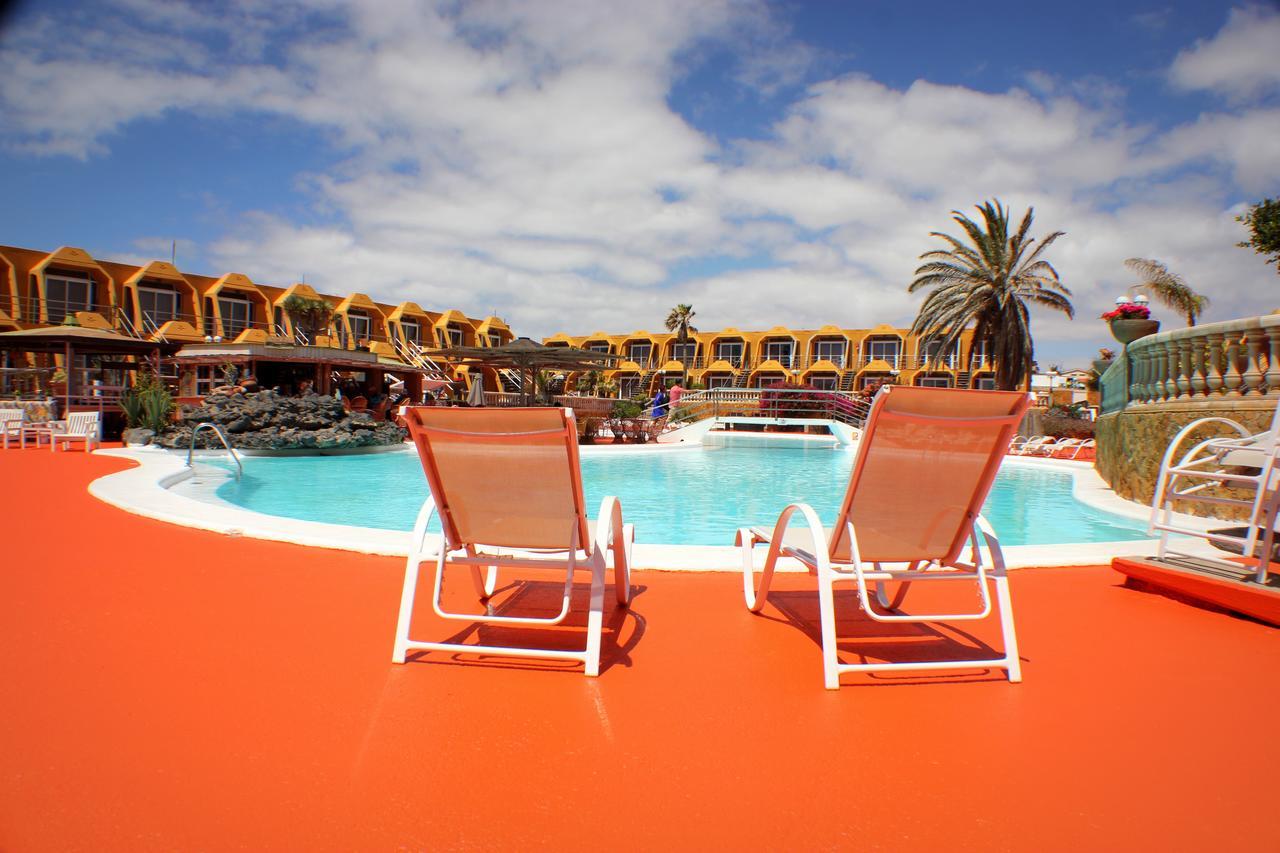 Aparthotel La Piramide Costa De Antigua Extérieur photo
