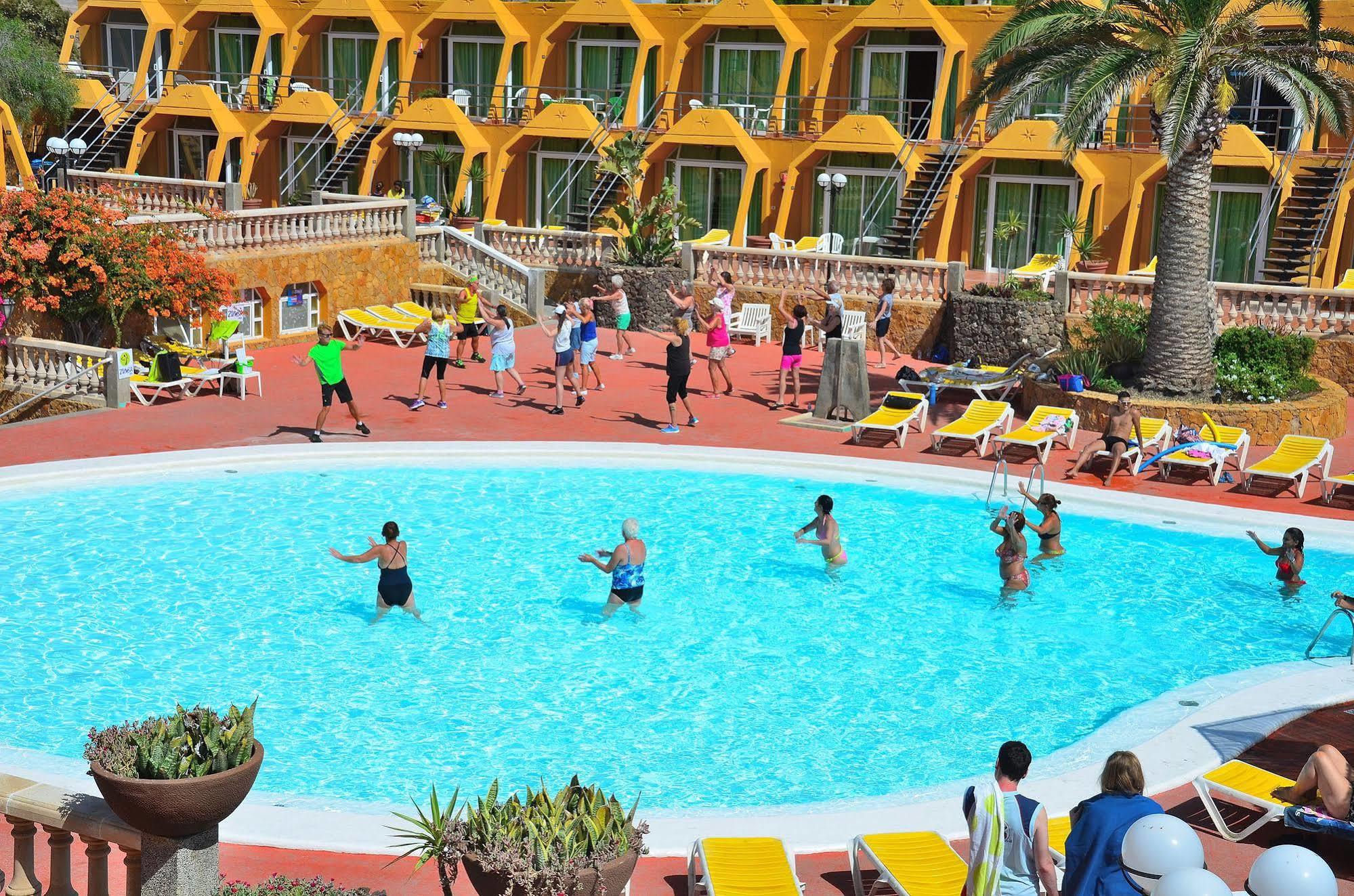 Aparthotel La Piramide Costa De Antigua Extérieur photo