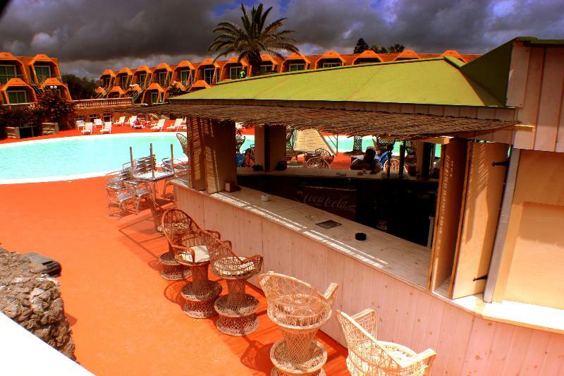 Aparthotel La Piramide Costa De Antigua Extérieur photo