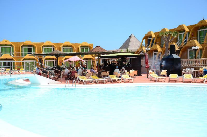 Aparthotel La Piramide Costa De Antigua Extérieur photo