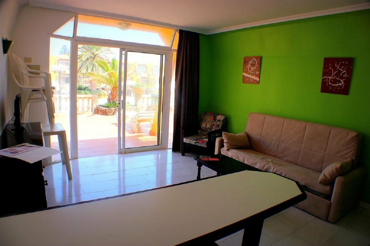 Aparthotel La Piramide Costa De Antigua Extérieur photo